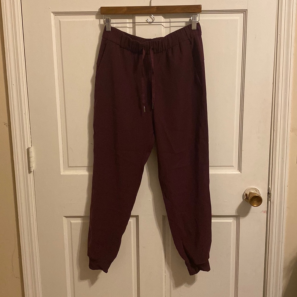 Lululemon On the Fly jogger